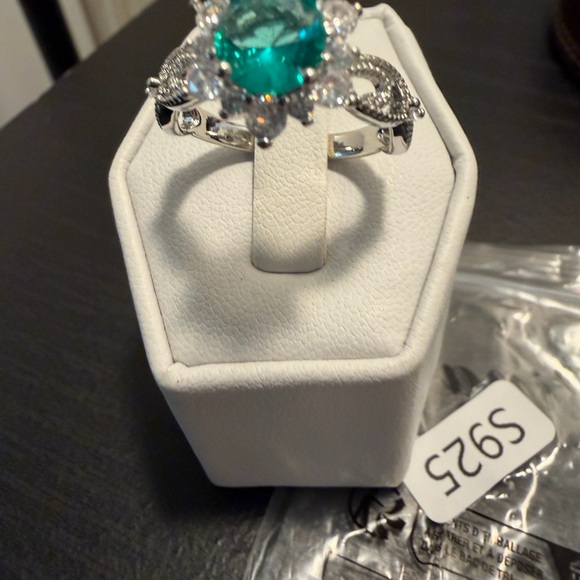 NEW 925 sterling silver  Moissnate ring size 8 - Picture 6 of 7